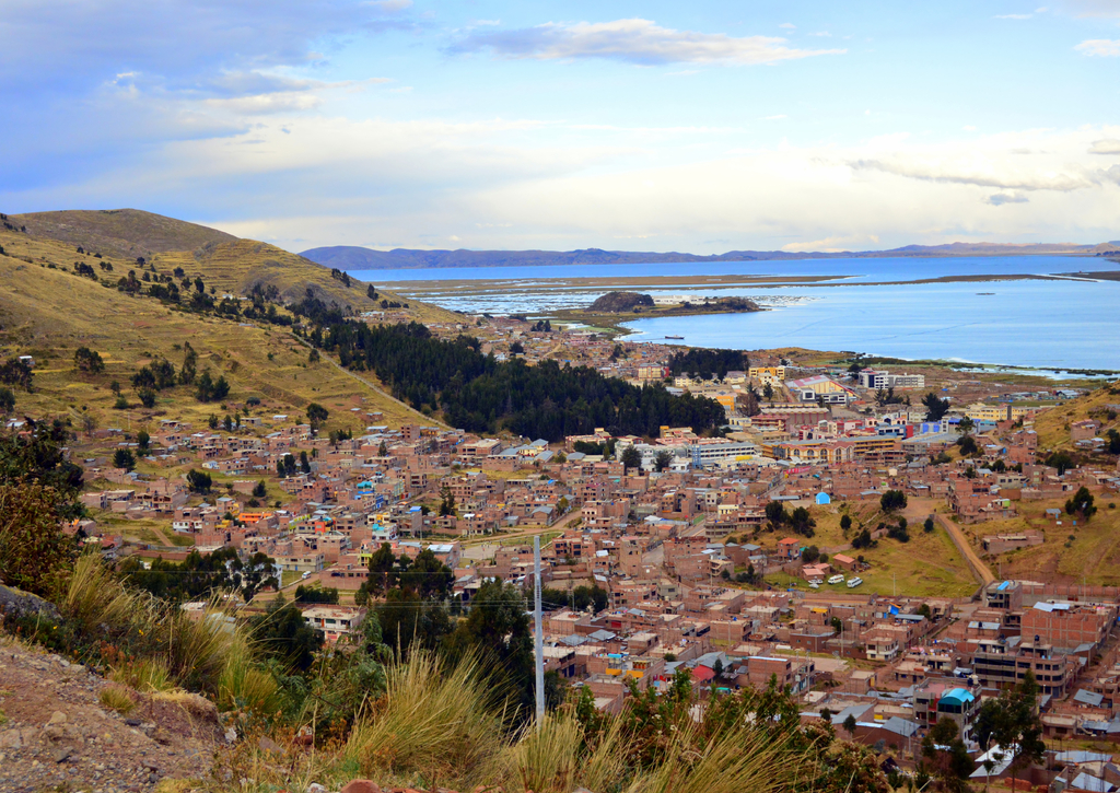 Lais Puzzle - Panoramablick auf die Stadt Puno am Titicaca, Peru - 100, 200, 500 & 1.000 Teile p-225967
