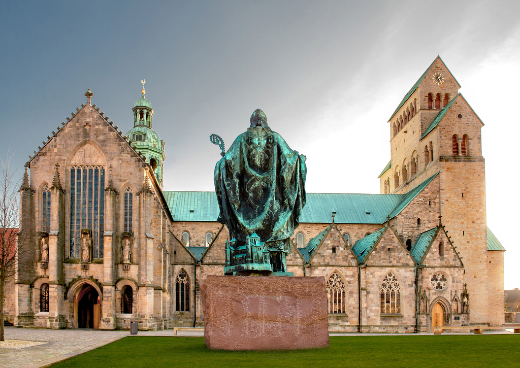 Lais Puzzle - Dom Kirche, St. Mariä Himmelfahrt, in Hildesheim, - 40, 100, 200, 500, 1.000 & 2.000 Teile p-227252