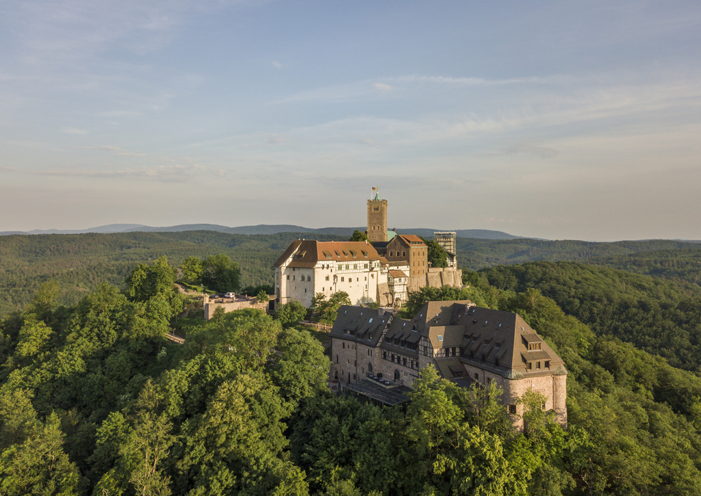 Lais Puzzle - Luftaufnahme der Wartburg in der Nähe der Stadt Eisenach - 100, 200, 500 & 1.000 Teile p-227692