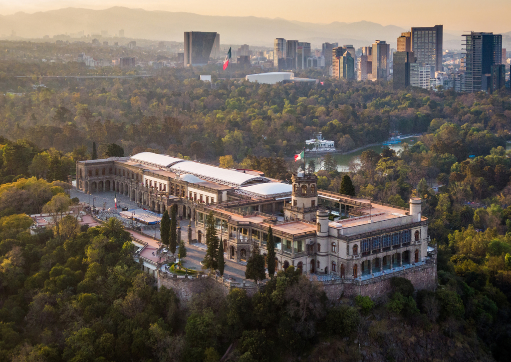 Lais Puzzle - Mexiko-Stadt, Luftaufnahme der Burg Chapultepec bei Sonnenuntergang - 100, 200, 500 & 1.000 Teile p-230537