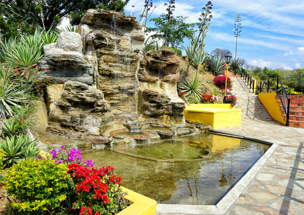 Lais Puzzle - Bunter Garten in Panachi in Santander, Kolumbien - 100, 200, 500 & 1.000 Teile p-234248