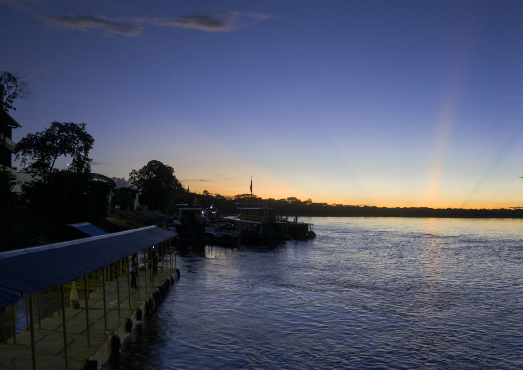 Lais Puzzle - Sonnenuntergang in San José del Guaviare am Flussufer, Kolumbien - 100, 200, 500 & 1.000 Teile p-235343