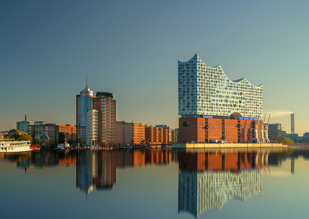 Lais Puzzle - Ansicht der Elbphilharmonie in Hamburg, Deutschland. - 100, 200, 500 & 1.000 Teile p-237823