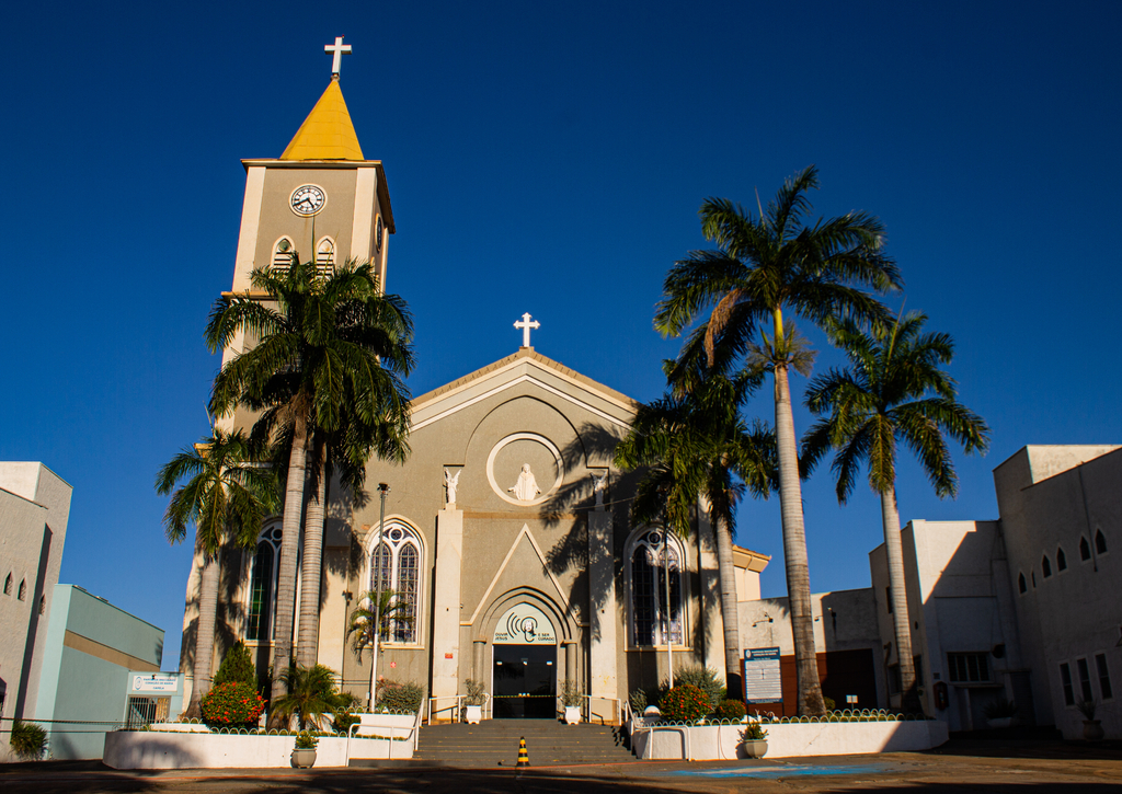 Lais Puzzle - Katholische Kirche in einer Stadt im Landesinneren von Brasilien - 100, 200, 500 & 1.000 Teile p-239318