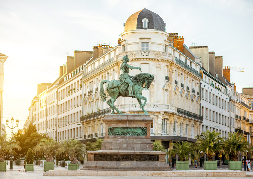 Lais Puzzle - Statue der Heiligen Jeanne d'Arc auf dem Martroi-Platz, Orleans, Frankreich - 100, 200, 500 & 1.000 Teile p-240243