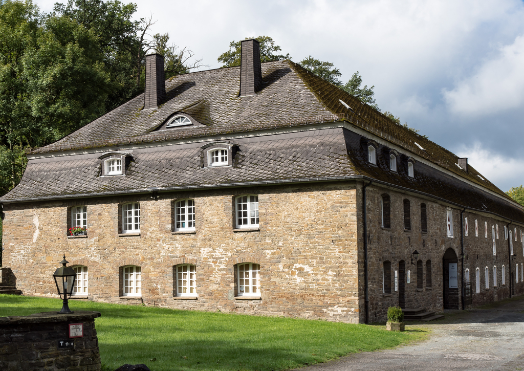 Lais Puzzle - Schloss in Lüdenscheid - 100, 200, 500 & 1.000 Teile p-246158