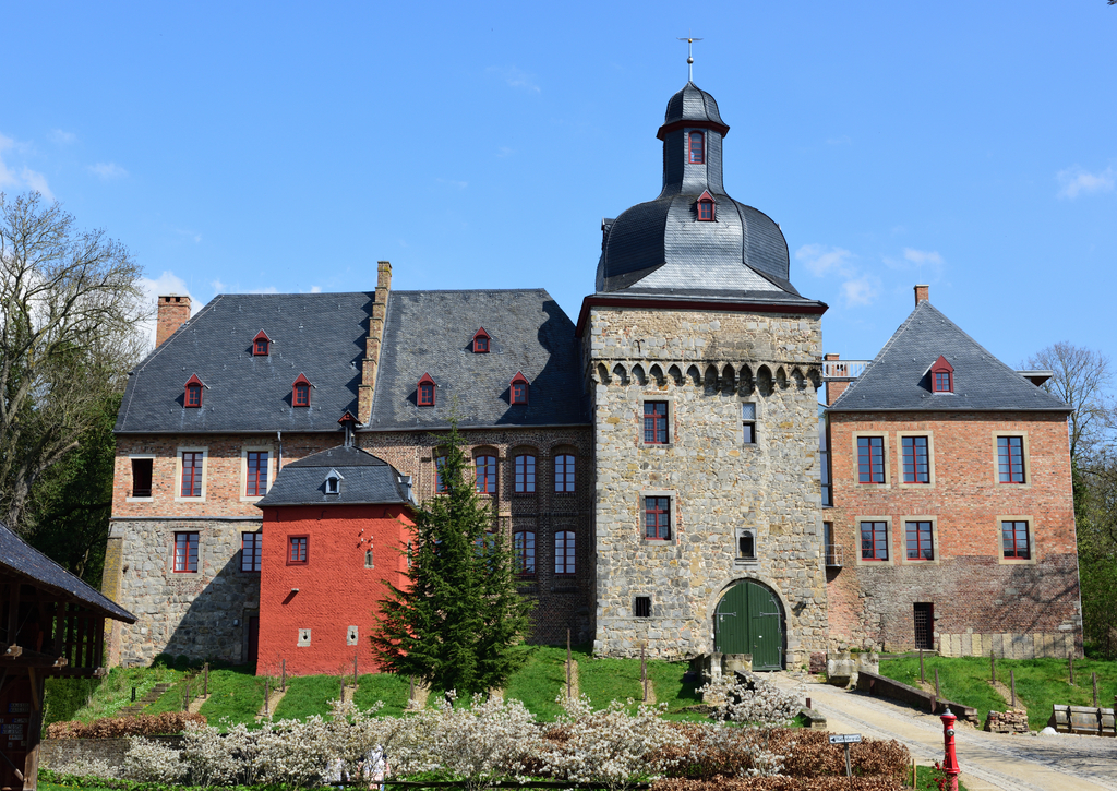Lais Puzzle - Schloss Liedberg in Korschenbroich - 100, 200, 500 & 1.000 Teile p-246428