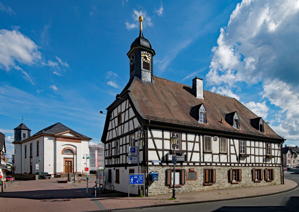 Lais Puzzle - Altes Rathaus in Münster, Kelkheim, Hessen, Deutschland - 100, 200, 500 & 1.000 Teile p-256792