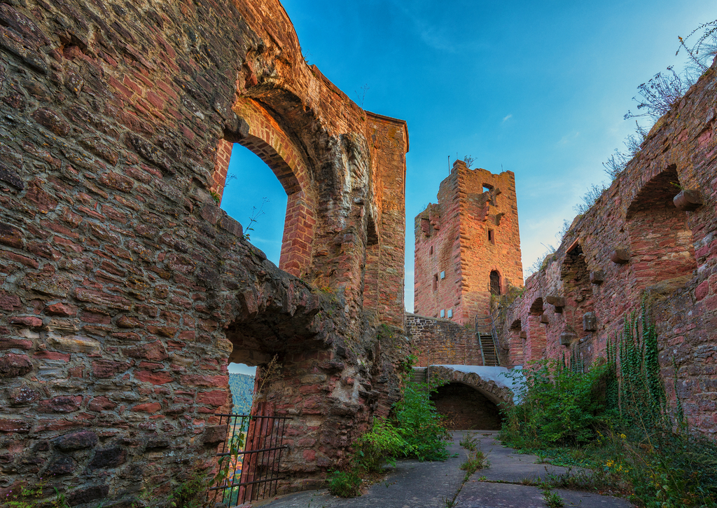 Lais Puzzle - Burgruine Henneburg bei Stadtprozelten - 100, 200, 500 & 1.000 Teile p-256817