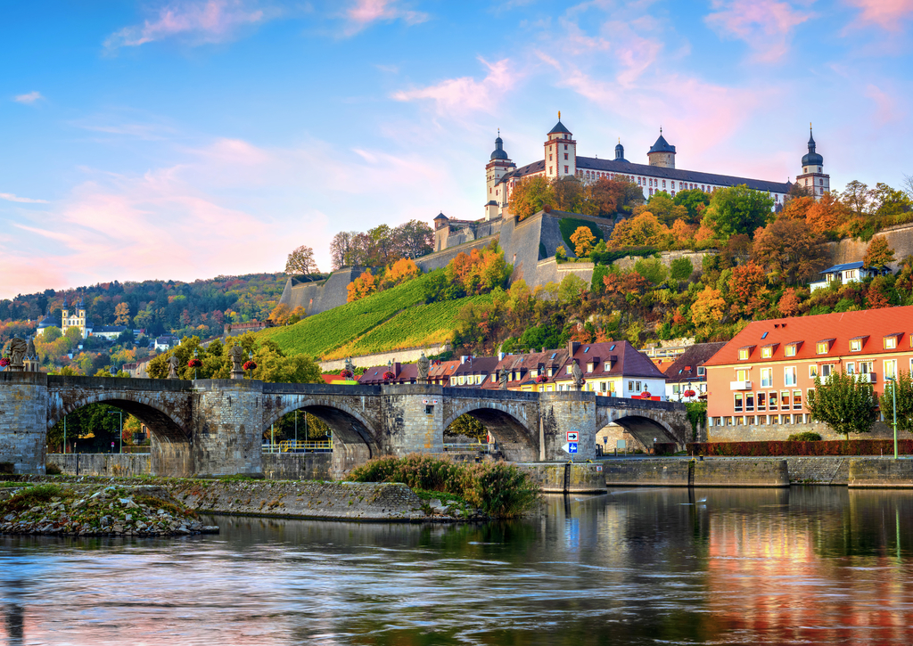 Lais Puzzle - Wurzburg, Germany, Marienberg Fortress and the Old Main Bridge - 100, 200, 500 & 1.000 Teile p-257217