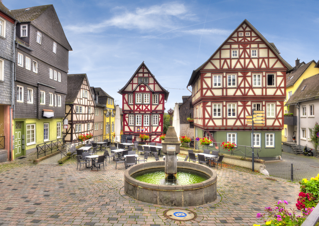 Lais Puzzle - Häuserensemble am Kornmarkt in Wetzlar, Hessen - 100, 200, 500 & 1.000 Teile p-257447
