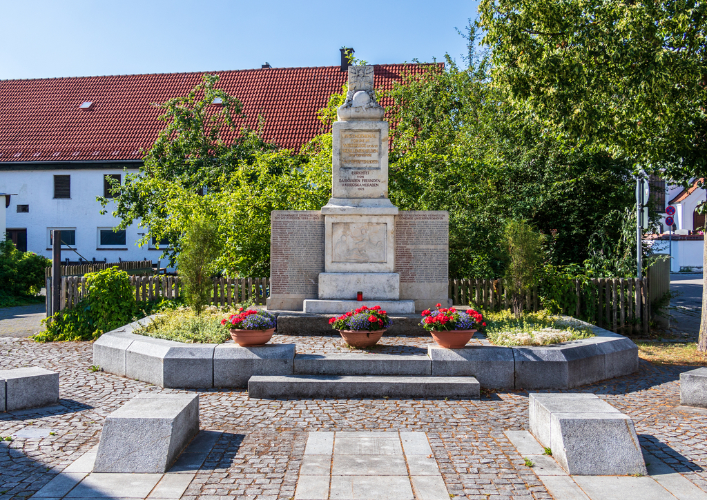 Lais Puzzle - Stadt Germering, Landkreis Fürstenfeldbruck, Oberbayern, Deutschland: Panorama des Ehrendenkmals - 100, 200, 500 & 1.000 Teile p-257722