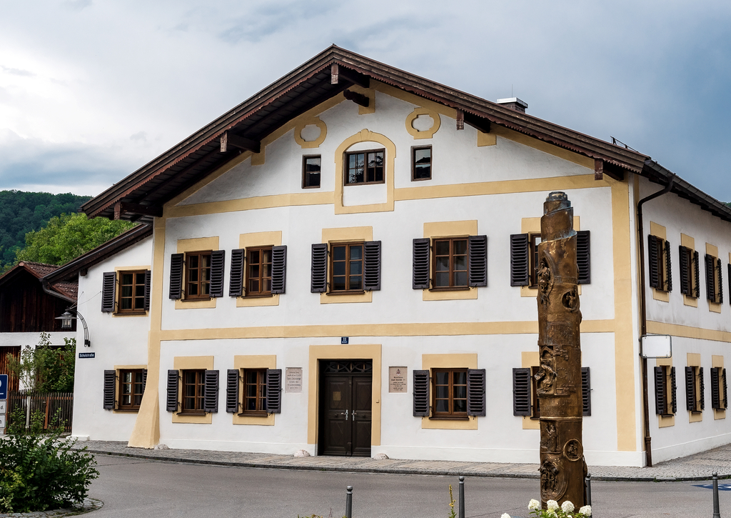 Lais Puzzle - Papst Geburtshaus in Marktl am Inn, Bayern, Deutschland - 100, 200, 500 & 1.000 Teile p-258197