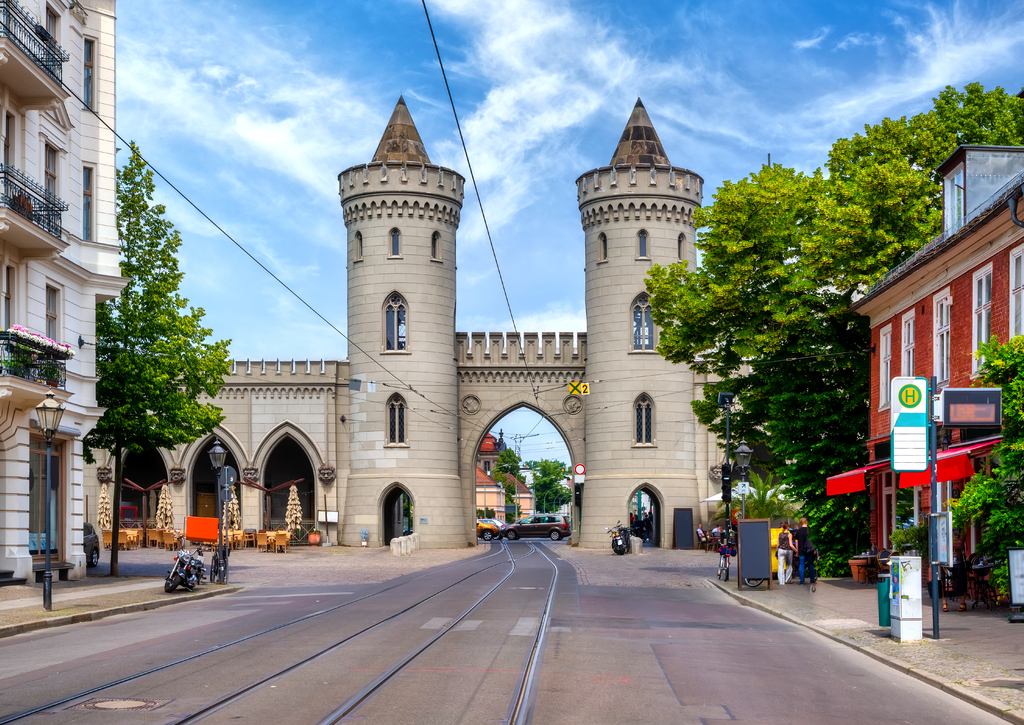 Lais Puzzle - Nauener Tor (Nauen Gate) is one of the three preserved gates of Potsdam, Germany. - 100, 200, 500 & 1.000 Teile p-258207