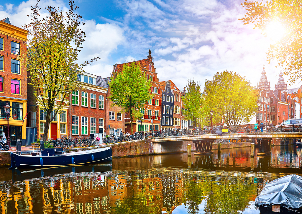 Lais Puzzle - Kanal in Amsterdam Niederlande beherbergt Fluss Amstel Wahrzeichen - 100, 200, 500 & 1.000 Teile p-259917