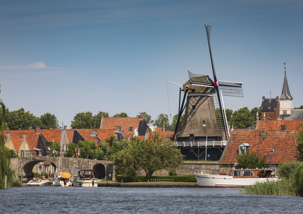 Lais Puzzle - Sloten, eine historische Festungsstadt in der Gemeinde De Fryske Marren, in der niederländischen Provinz Friesland - 100, 200, 500 & 1.000 Teile p-260352