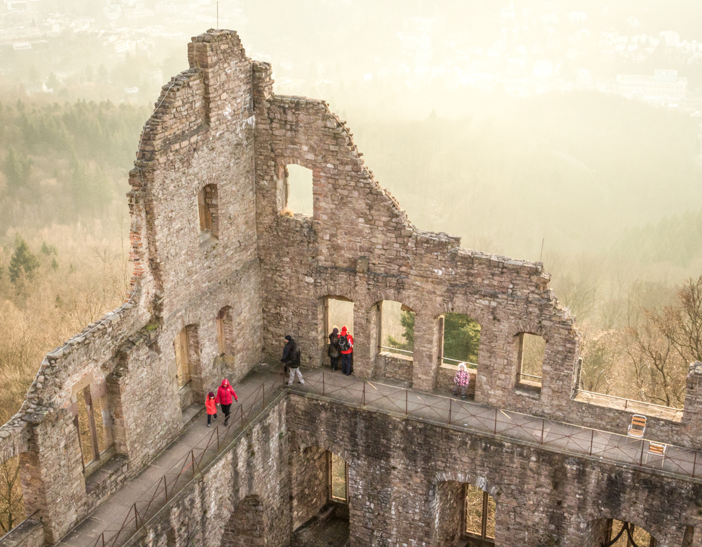 Lais Puzzle - Ruinen einer mittelalterlichen Burg in Deutschland - Altes Schloss Hohenbaden in Baden-Baden - 40, 100, 200, 500 & 1.000 Teile p-262870