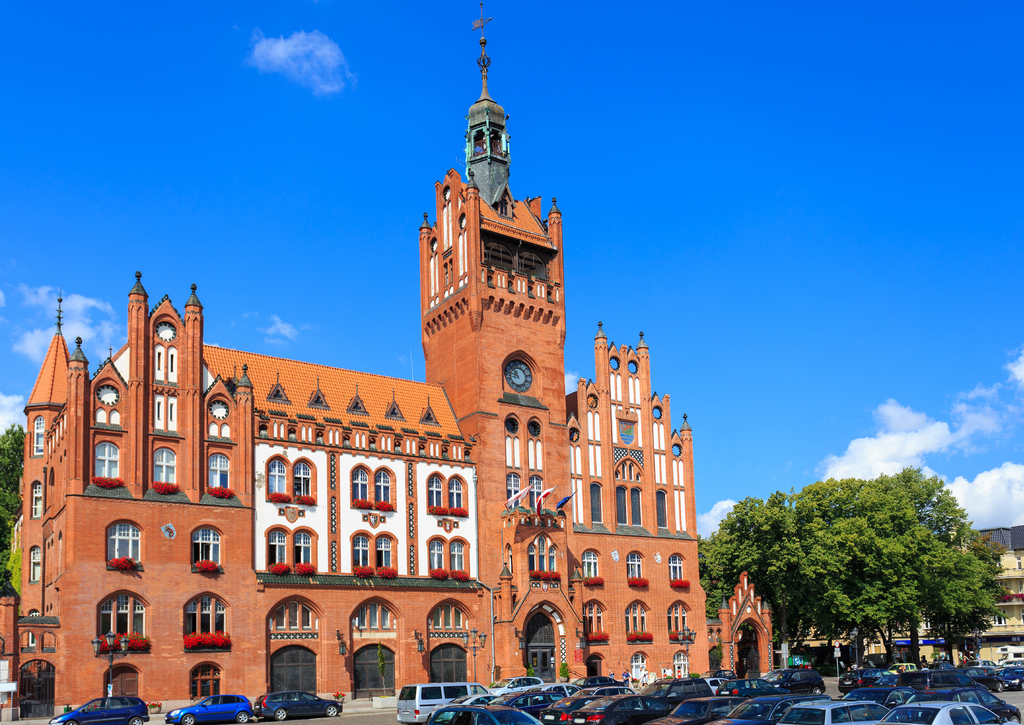 Lais Puzzle - Neogotisches Rathaus in Słupsk, Polen - 100, 200, 500 & 1.000 Teile p-263671