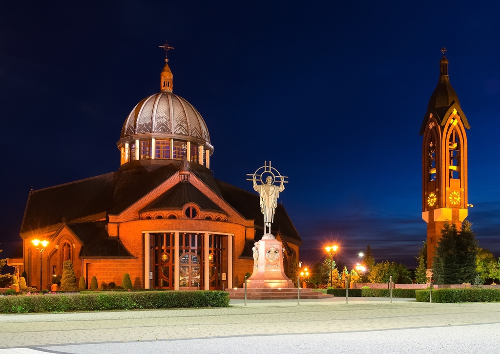 Lais Puzzle - Kirche bei Nacht, Tychy, Polen - 100, 200, 500 & 1.000 Teile p-263696