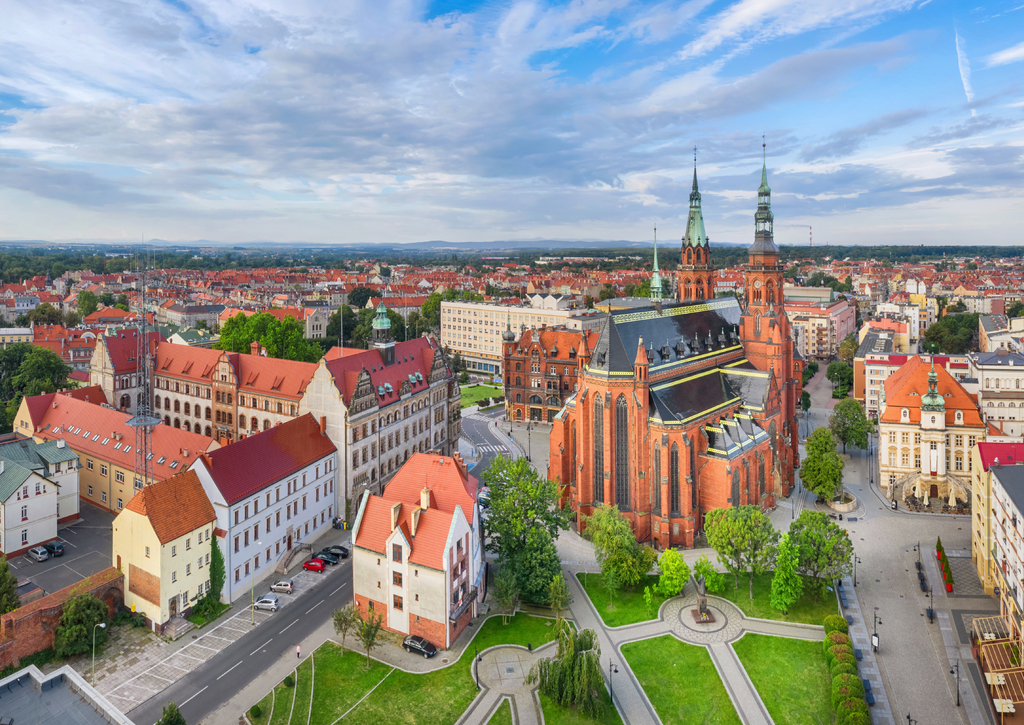 Lais Puzzle - Legnica, Polen. Luftpanorama der Stadt mit der Kathedrale St. Peter und Paul - 100, 200, 500 & 1.000 Teile p-264356