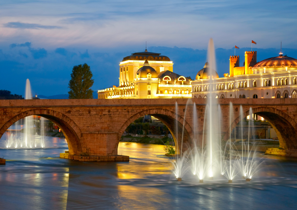 Lais Puzzle - Die nordmazedonische Hauptstadt Skopje. Alte Steinbrücke - 100, 200, 500 & 1.000 Teile p-264481