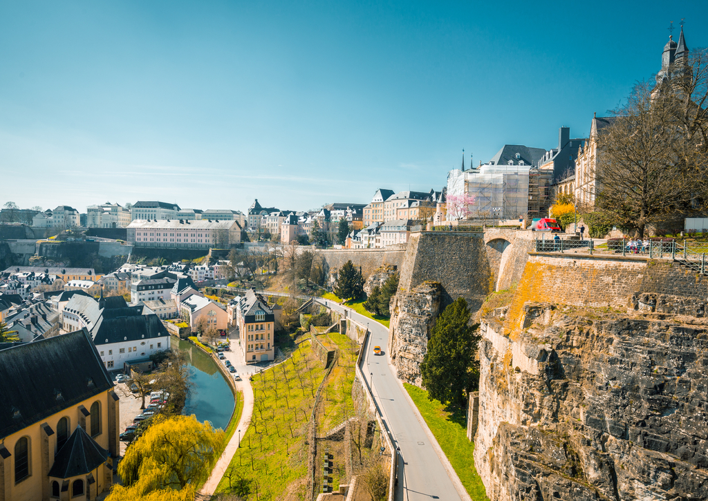 Lais Puzzle - Altstadt von Luxemburg-Stadt mit dem Fluss Alzette im Sommer, Luxemburg - 100, 200, 500 & 1.000 Teile p-265146