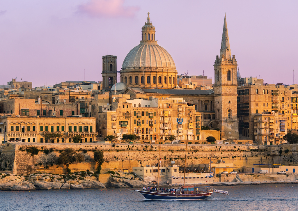 Lais Puzzle - Malta, Valletta, Skyline mit anglikanischer St. Pauls Kathedrale und Karmeliterkirche von Sliema aus - 100, 200, 500 & 1.000 Teile p-265166