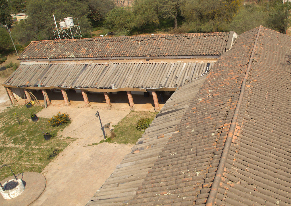 Lais Puzzle - Altes Dach des alten Gebäudes von Nueva Pompeya Chaco - 100, 200, 500, 1.000 & 2.000 Teile p-269156