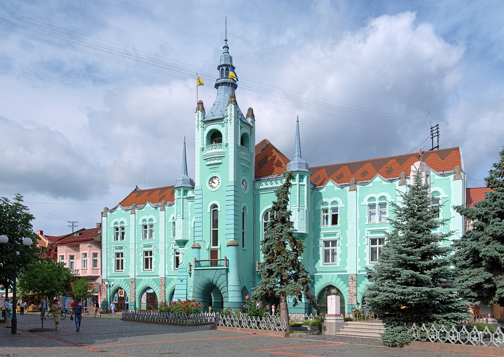 Lais Puzzle - Rathaus von Mukatschewe, Ukraine - 100, 200, 500, 1.000 & 2.000 Teile p-269721