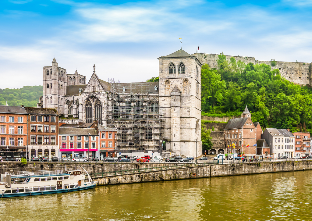 Lais Puzzle - Panoramablick auf die Flusslandschaft von Huy, Wallonien, Belgien - 100, 200, 500 & 1.000 Teile p-271886
