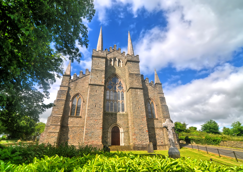 Lais Puzzle - Cathedral Church of the Holy and Undivided Trinity - Kathedrale in der Stadt Downpatrick in Nordirland - 100, 200, 500 & 1.000 Teile p-272801