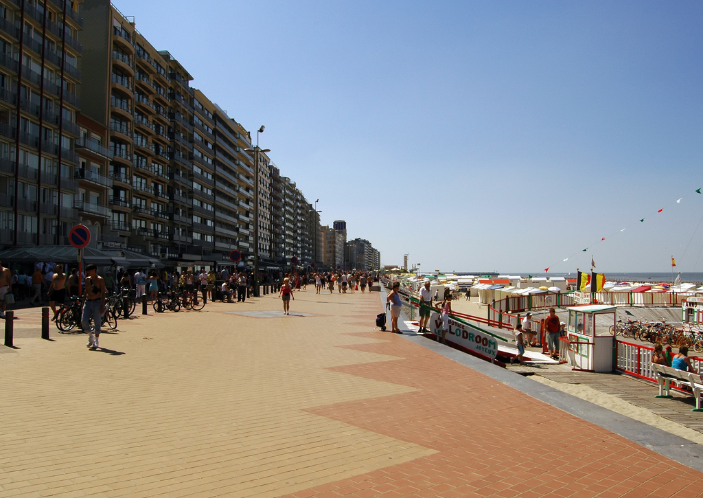 Lais Puzzle - Uferpromenade in Knokke-Heist, Belgien - 100, 200, 500 & 1.000 Teile p-273046