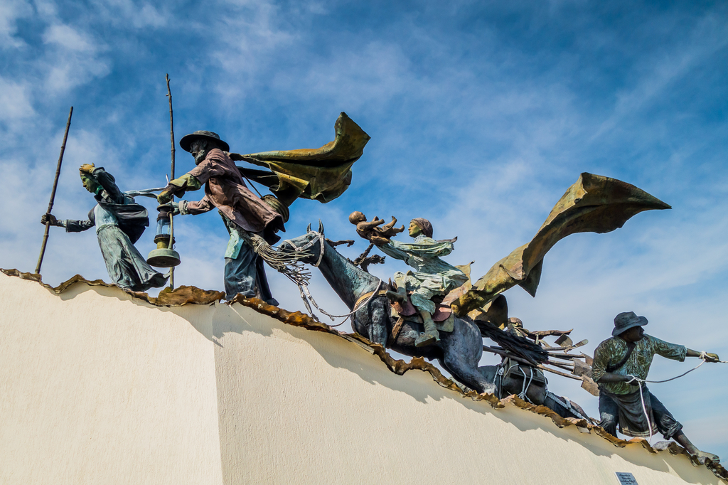 Lais Puzzle - Denkmal für die Stadtgründer, Manizales, Kolumbien - 2.000 Teile p-273472