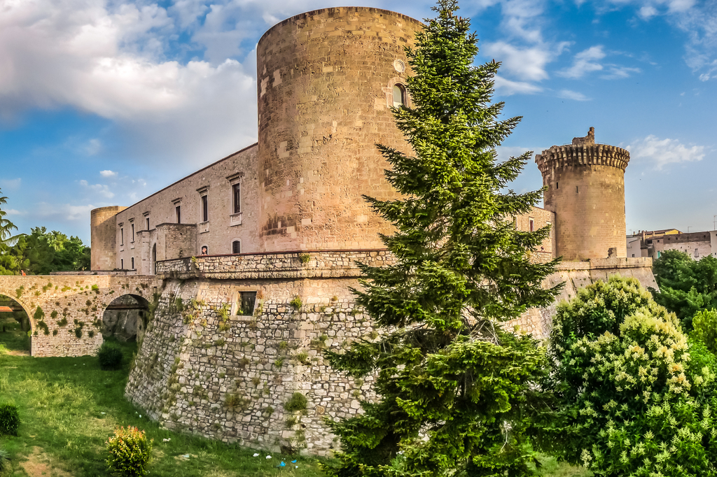 Lais Puzzle - Berühmte aragonesische Burg (Castello Aragonese) in Venosa, Basilikata, Süditalien - 2.000 Teile p-273521