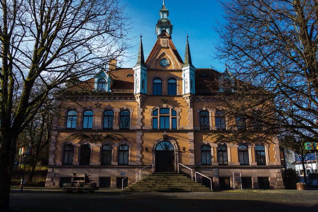 Lais Puzzle - Rathaus von Röthenbach an der Pegnitz - 2.000 Teile p-273646