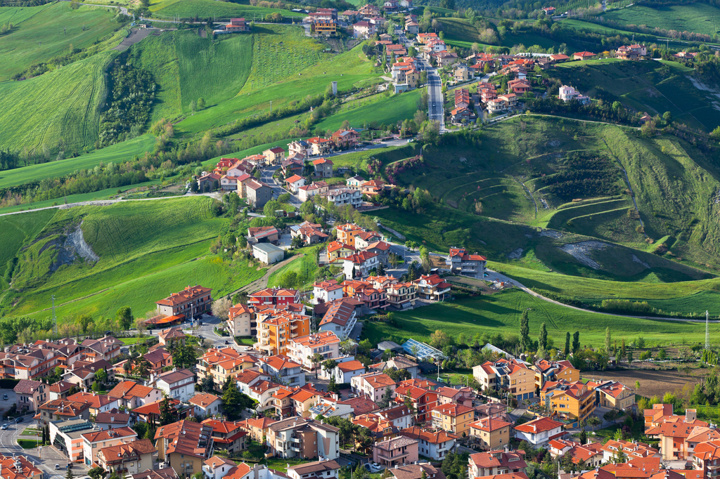 Lais Puzzle - Vororte von San Marino - 2.000 Teile p-273754