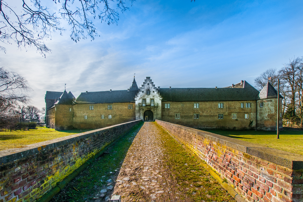 Lais Puzzle - Grevenbroich-Hülchrath - Schloss - 2.000 Teile p-274108