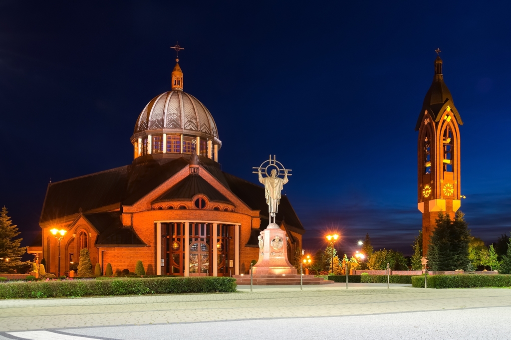 Lais Puzzle - Kirche bei Nacht, Tychy, Polen - 2.000 Teile p-274148
