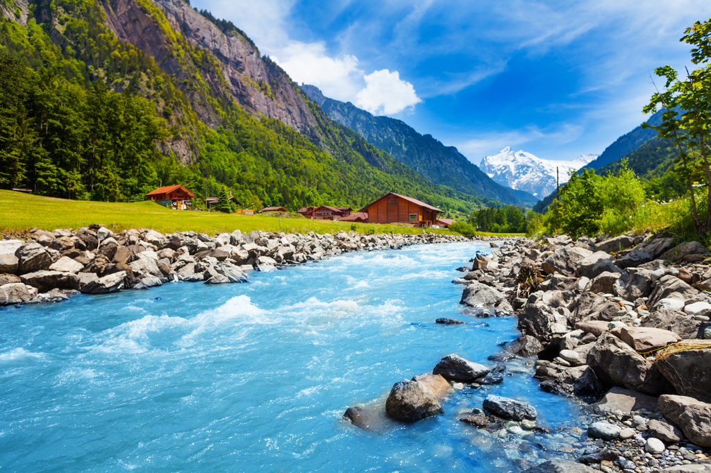 Lais Puzzle - Schweizer Landschaft mit Flusslauf und Häusern - 2.000 Teile p-274656