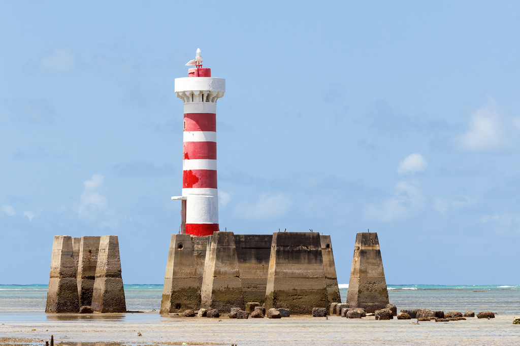 Lais Puzzle - Leuchtturm Ponta Verde bei Maceio, Alagoas, Nordosten von Brasilien - 2.000 Teile p-274914