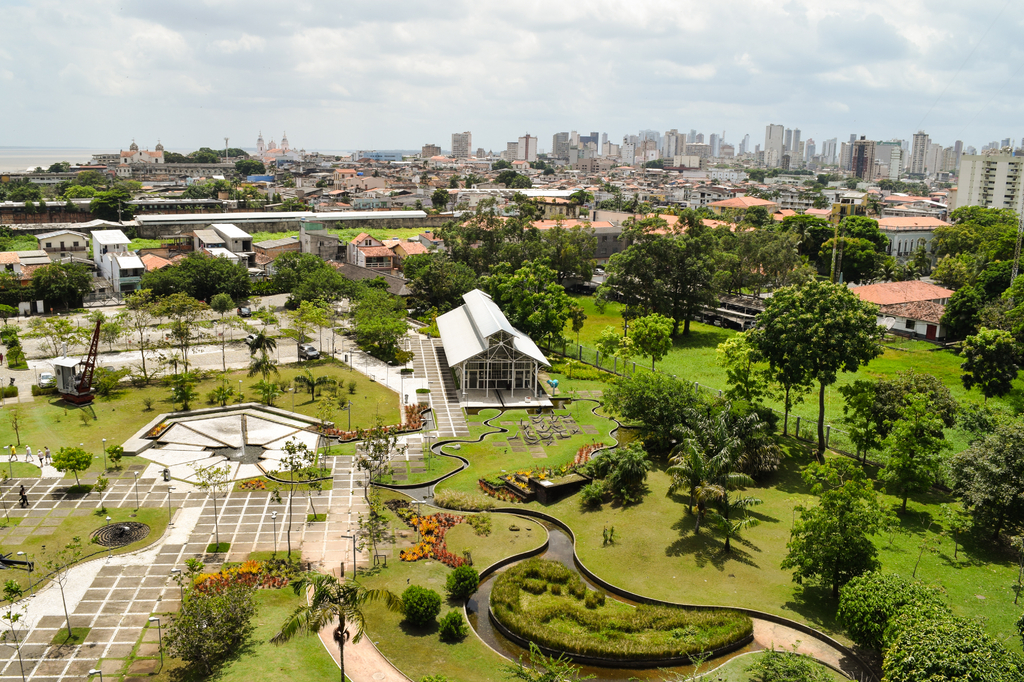 Lais Puzzle - Blick auf einen hohen Punkt in Mangal das Garças, Belém, Brasilien - 2.000 Teile p-275454
