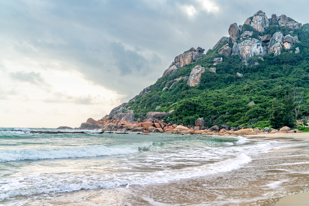 Lais Puzzle - Strandansicht auf der Insel Hainan in China - 2.000 Teile p-275651