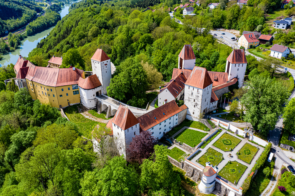Lais Puzzle - Neuburg am Inn Luftbilder | Hochwertige Drohnenaufnahmen von Neuburg am Inn | Neuburg am Inn - 2.000 Teile p-276004
