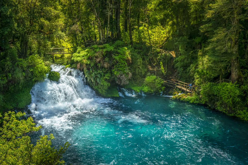 Lais Puzzle - Ojos del Caburgua Wasserfall, Pucon, Araucania, Chile. Chilenisches Patagonien - 2.000 Teile p-276077