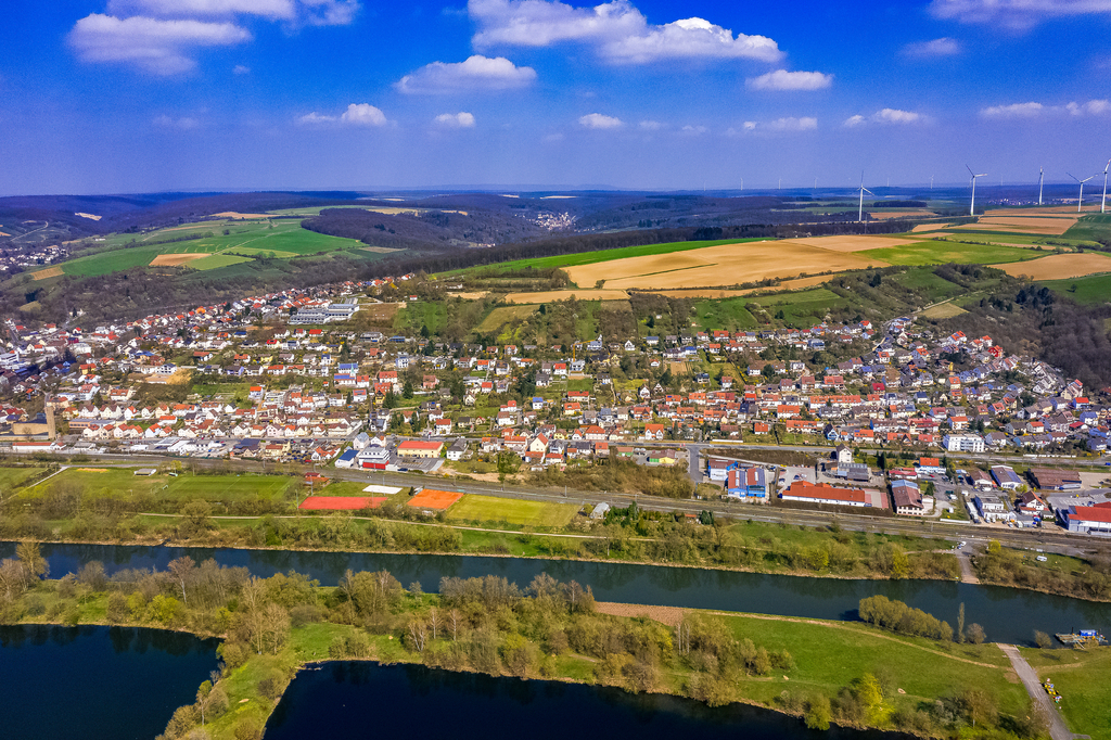Lais Puzzle - Stadt Schonungen in Bayern aus der Luft - 2.000 Teile p-276190