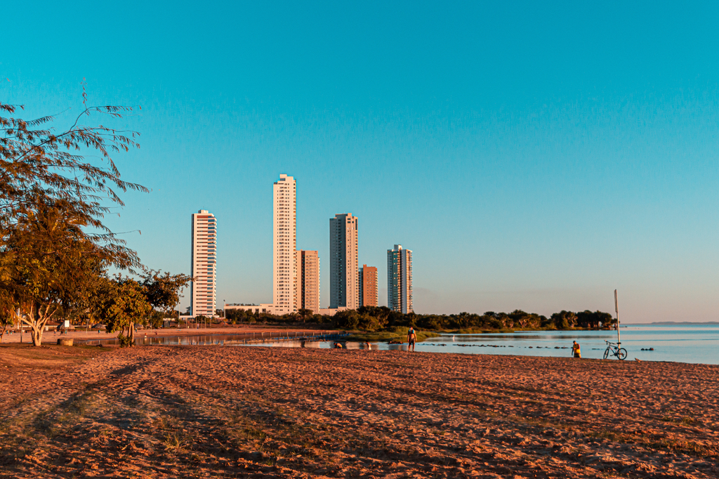 Lais Puzzle - Strandgebäude, Graciosa Strand, Brasilien - 2.000 Teile p-276365