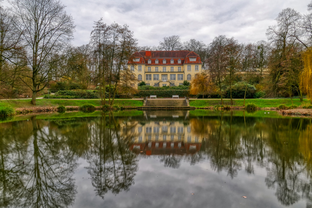 Lais Puzzle - Bad und öffentlicher Park in Mülheim Raffelberg - 2.000 Teile p-276634