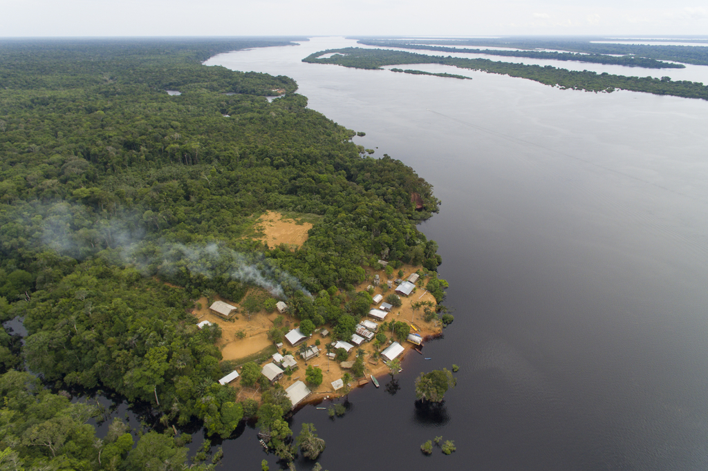 Lais Puzzle - Flussufergemeinde Tiririca, Rio Negro - Novo Airão, Amazonas, Brasilien - 2.000 Teile p-276819