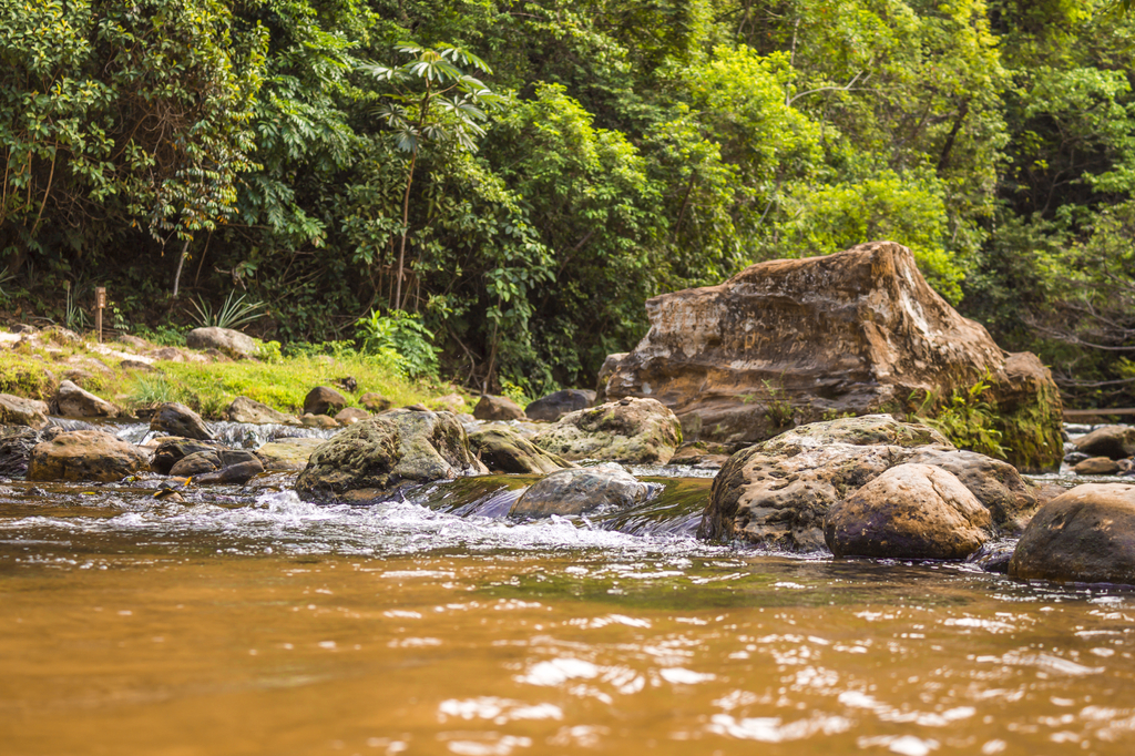 Lais Puzzle - Contamana, Ucayali, Peru, Wasserfallfluss in heissen Quellen, heisses Wasser, Heilwasser - 2.000 Teile p-276893