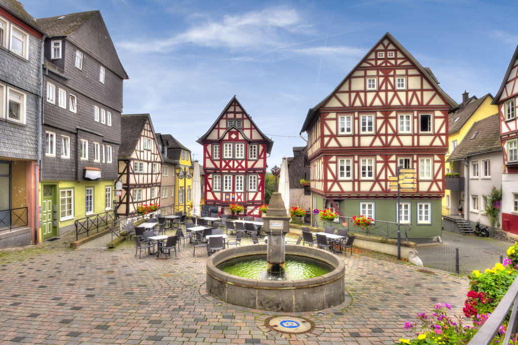 Lais Puzzle - Häuserensemble am Kornmarkt in Wetzlar, Hessen - 2.000 Teile p-276972